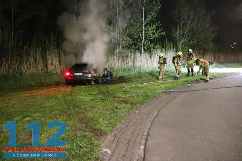 Exclusieve Audi RS6 volledig uitgebrand na crash op Prof. Asserweg Waalwijk 112 De Langstraat
