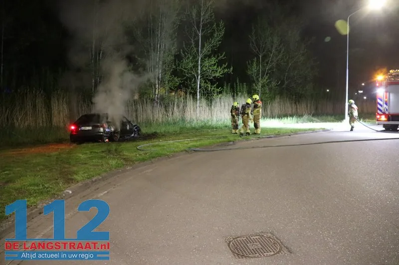 Exclusieve Audi RS6 volledig uitgebrand na crash op Prof. Asserweg Waalwijk 112 De Langstraat