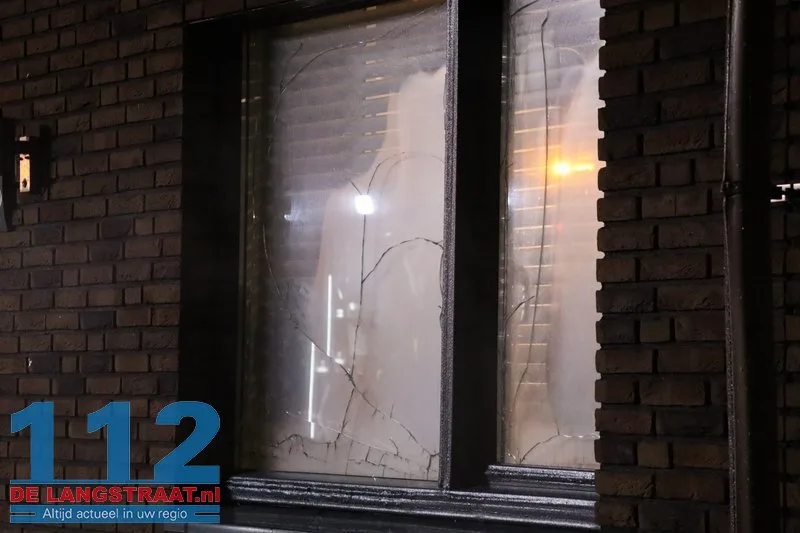 Twee auto's gaan in vlammen op Monseigneur Völkerstraat Kaatsheuvel 112 De Langstraat