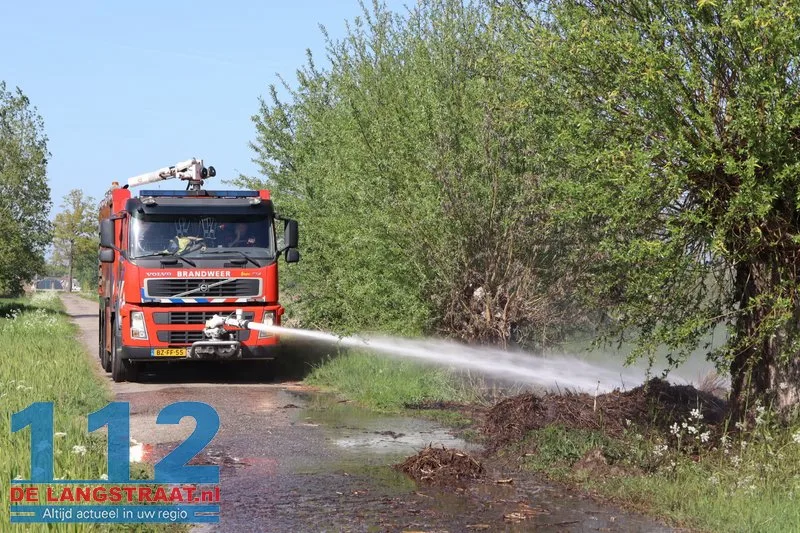Veel rook bij buitenbrand Lage Zandschel Kaatsheuvel 112 De Langstraat