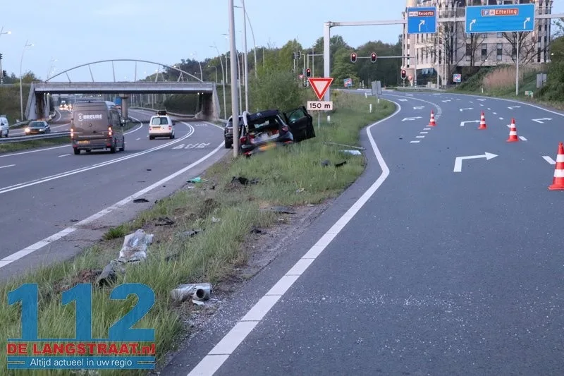 Automobilist spoorloos na crash bij Efteling: auto zwaar beschadigd op talud gevonden 112 De Langstraat