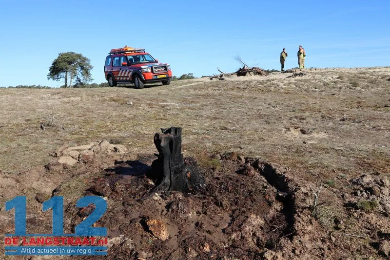 Brandende boomstam laat brandweer massaal uitrukken in Loonse en Drunense Duinen 112 De Langstraat