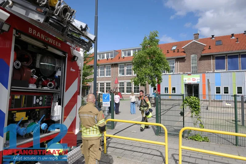 Rookontwikkeling door defecte lamp leidt tot ontruiming Teresiaschool Waalwijk 112 De Langstraat