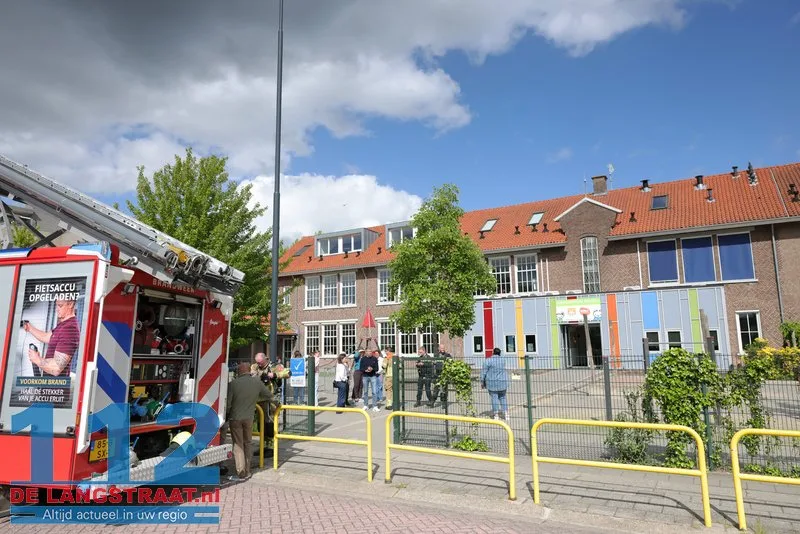 Rookontwikkeling door defecte lamp leidt tot ontruiming Teresiaschool Waalwijk 112 De Langstraat