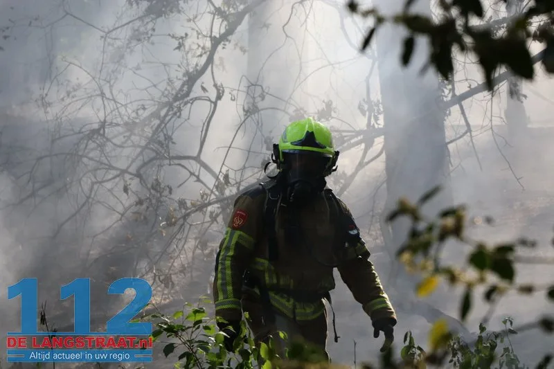 Bosbrand nabij Blauwe Meer in Loon op Zand, brandweer groots uitgerukt 112 De Langstraat