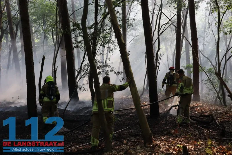 Bosbrand nabij Blauwe Meer in Loon op Zand, brandweer groots uitgerukt 112 De Langstraat