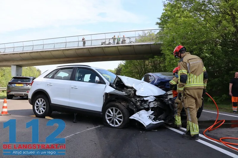 Twee gewonden bij ongeval tussen drie auto's Midden-Brabantweg Kaatsheuvel 112 De Langstraat