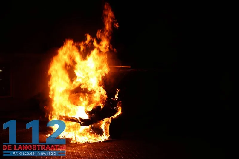 Bestelbus in brand gestoken Dintel Kaatsheuvel 112 De Langstraat