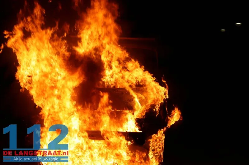 Bestelbus in brand gestoken Dintel Kaatsheuvel 112 De Langstraat