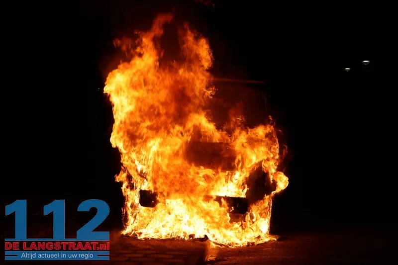 Bestelbus in brand gestoken Dintel Kaatsheuvel 112 De Langstraat