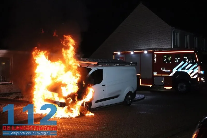 Bestelbus in brand gestoken Dintel Kaatsheuvel 112 De Langstraat
