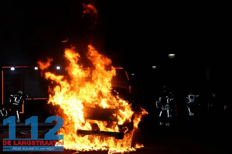 Bestelbus in brand gestoken Dintel Kaatsheuvel 112 De Langstraat