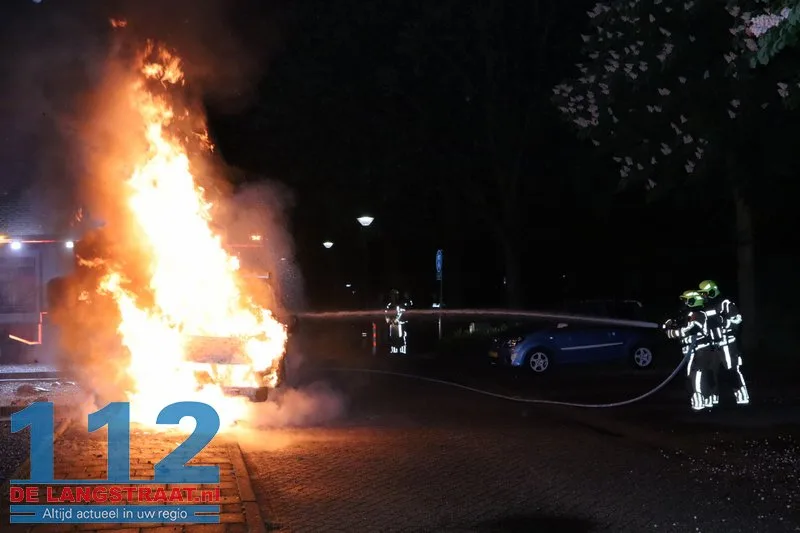 Bestelbus in brand gestoken Dintel Kaatsheuvel 112 De Langstraat