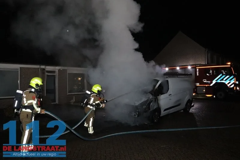 Bestelbus in brand gestoken Dintel Kaatsheuvel 112 De Langstraat