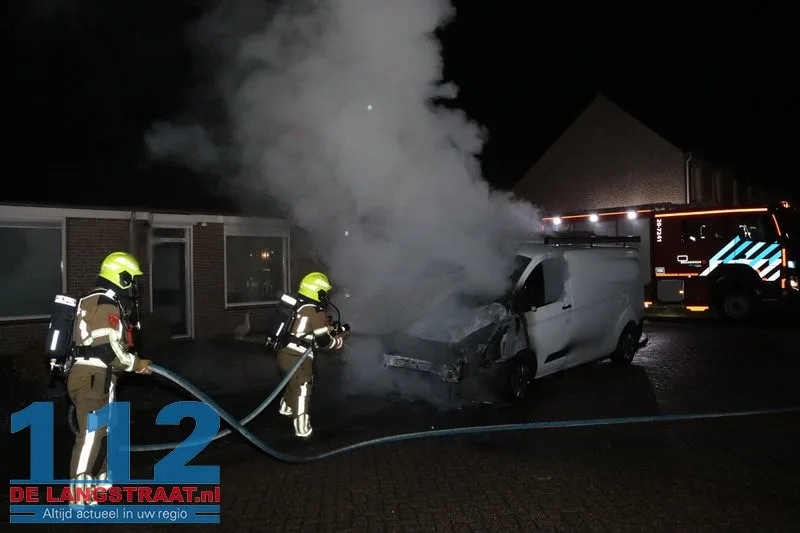 Bestelbus in brand gestoken Dintel Kaatsheuvel 112 De Langstraat