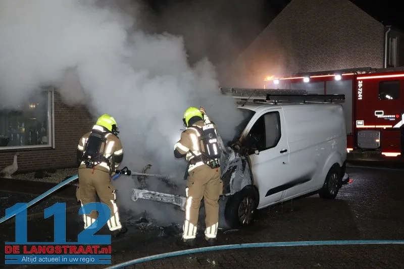 Bestelbus in brand gestoken Dintel Kaatsheuvel 112 De Langstraat