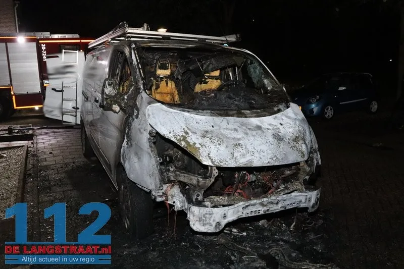 Bestelbus in brand gestoken Dintel Kaatsheuvel 112 De Langstraat