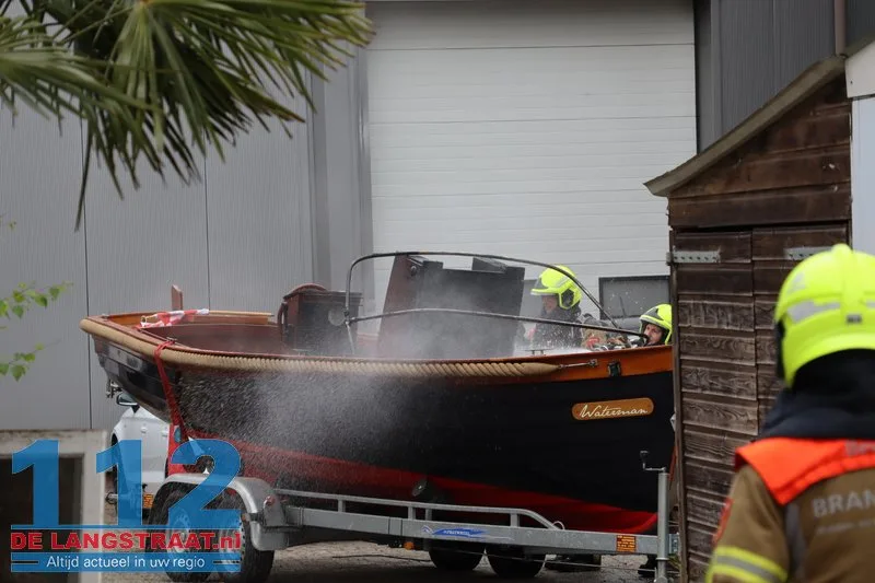 Sloep vliegt in brand tijdens werkzaamheden Loon op Zand 112 De Langstraat