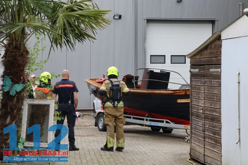 Sloep vliegt in brand tijdens werkzaamheden Loon op Zand 112 De Langstraat