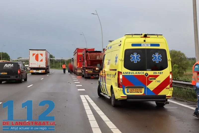 Ravage op Midden-Brabantweg door kettingbotsing: Brandweer bevrijdt bekneld slachtoffer 112 De Langstraat