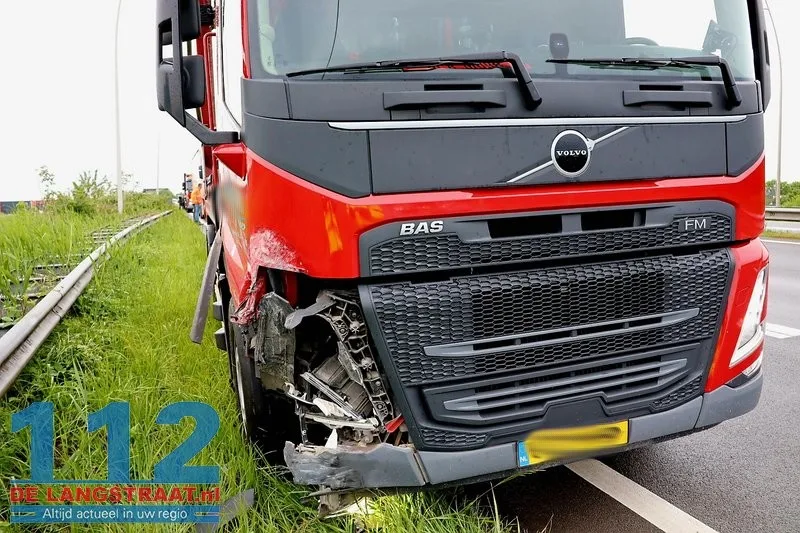 Ravage op Midden-Brabantweg door kettingbotsing: Brandweer bevrijdt bekneld slachtoffer 112 De Langstraat