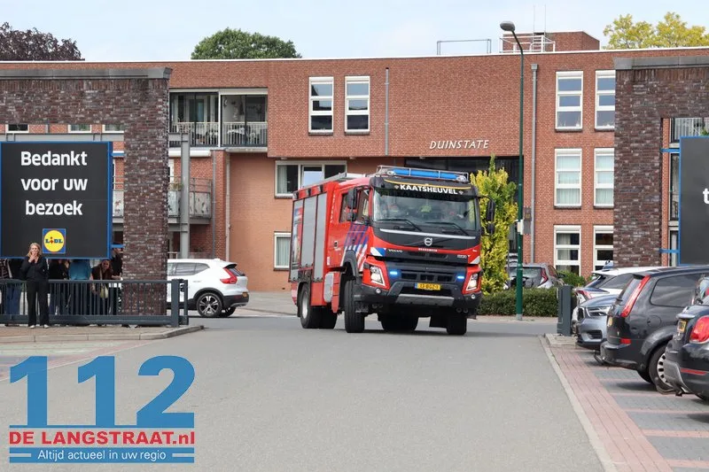 Automobilist word onwel en ramt 2 geparkeerde auto's parkeerterrein Lidl Kaatsheuvel 112 De Langstraat