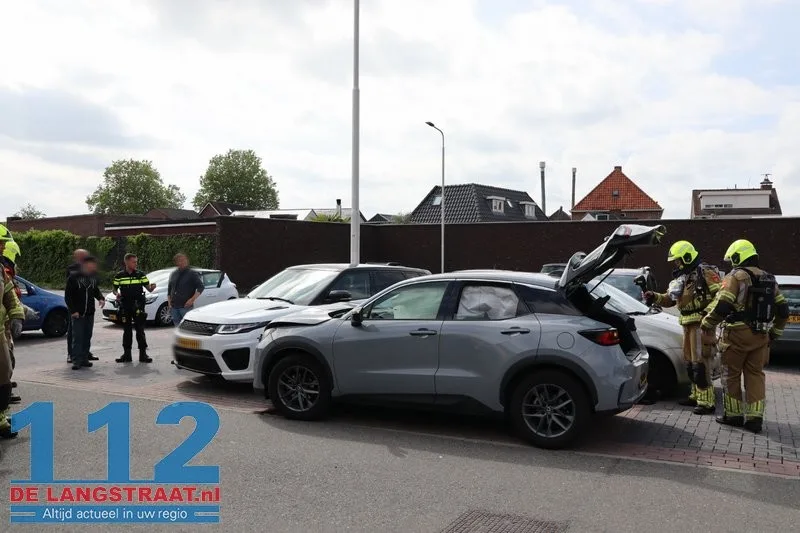 Automobilist word onwel en ramt 2 geparkeerde auto's parkeerterrein Lidl Kaatsheuvel 112 De Langstraat