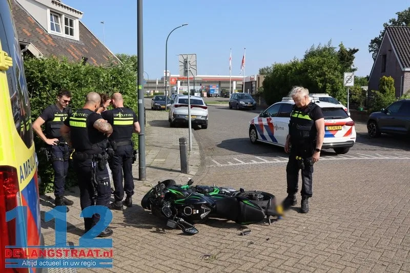 Motorrijdster gewond na botsing met auto Waalwijk 112 De Langstraat