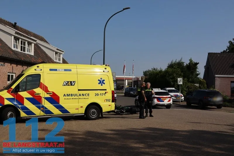 Motorrijdster gewond na botsing met auto Waalwijk 112 De Langstraat