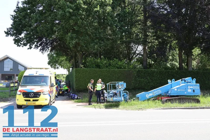 Scooterrijder zwaargewond bij botsing met auto in Sprang-Capelle 112 De Langstraat