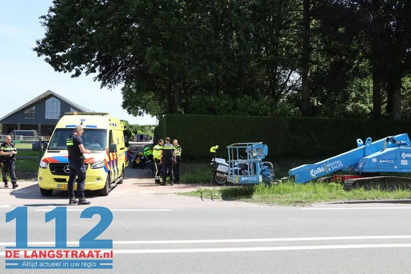 Scooterrijder zwaargewond bij botsing met auto in Sprang-Capelle 112 De Langstraat