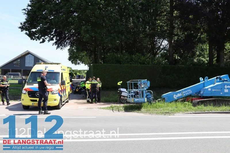 Scooterrijder zwaargewond bij botsing met auto in Sprang-Capelle 112 De Langstraat