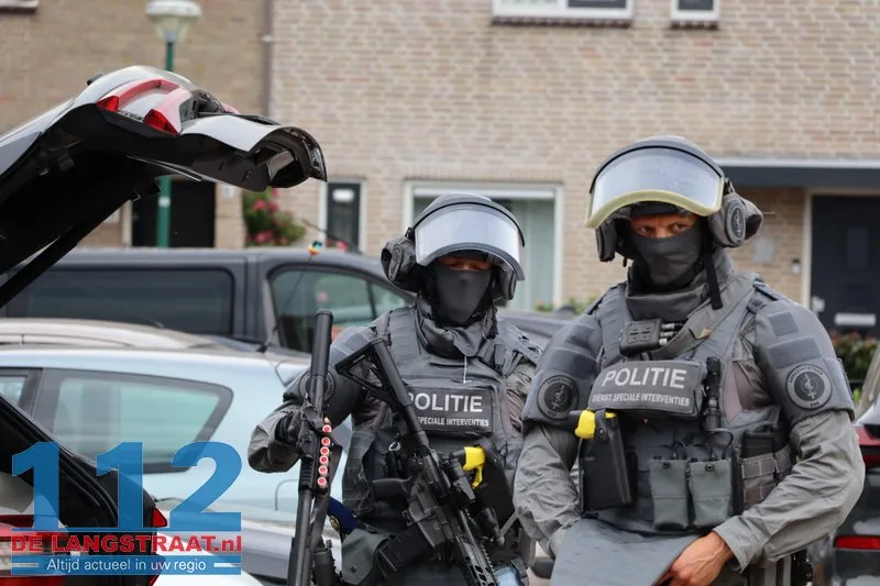 Arrestatieteam valt woning in Sprang-Capelle binnen voor verwarde man 112 De Langstraat