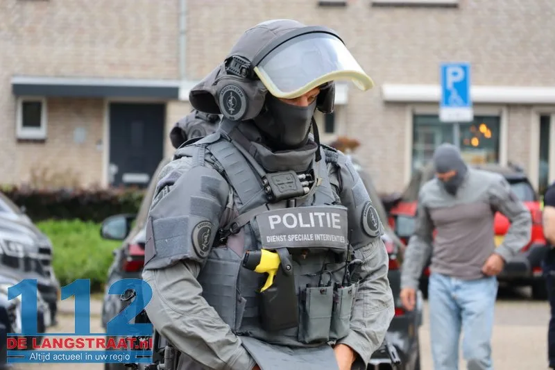 Arrestatieteam valt woning in Sprang-Capelle binnen voor verwarde man 112 De Langstraat