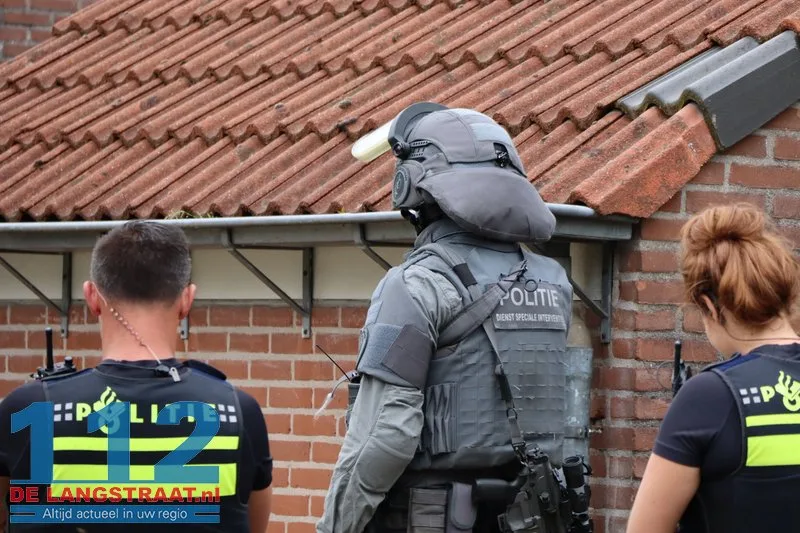 Arrestatieteam valt woning in Sprang-Capelle binnen voor verwarde man 112 De Langstraat