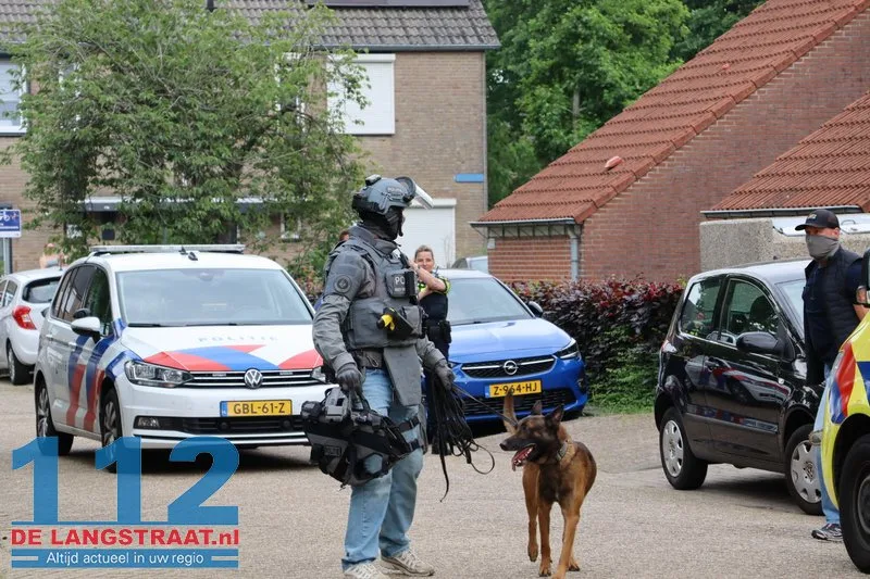 Arrestatieteam valt woning in Sprang-Capelle binnen voor verwarde man 112 De Langstraat
