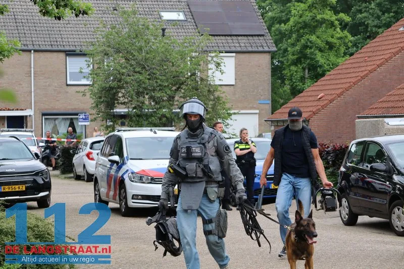 Arrestatieteam valt woning in Sprang-Capelle binnen voor verwarde man 112 De Langstraat