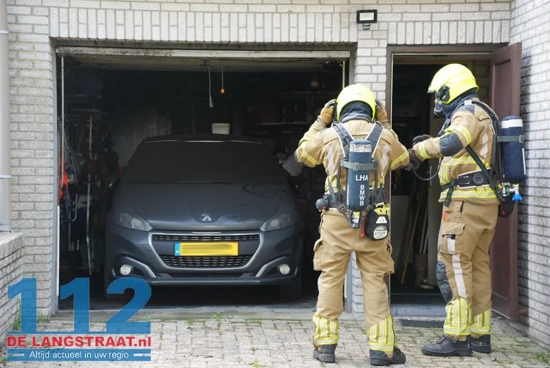 Brand in garage van woning aan Scharloo in Waspik, bewoonster naar ziekenhuis 112 De Langstraat