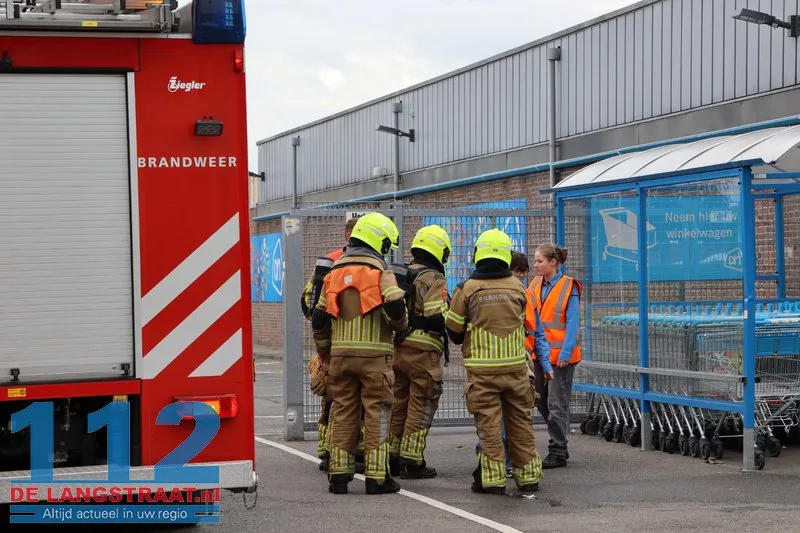 Medewerkers Albert Heijn Sprang-Capelle ruiken vreemde lucht en bellen de brandweer 2 Medewerkers Albert Heijn Sprang-Capelle ruiken vreemde lucht en bellen de brandweer 112 De Langstraat