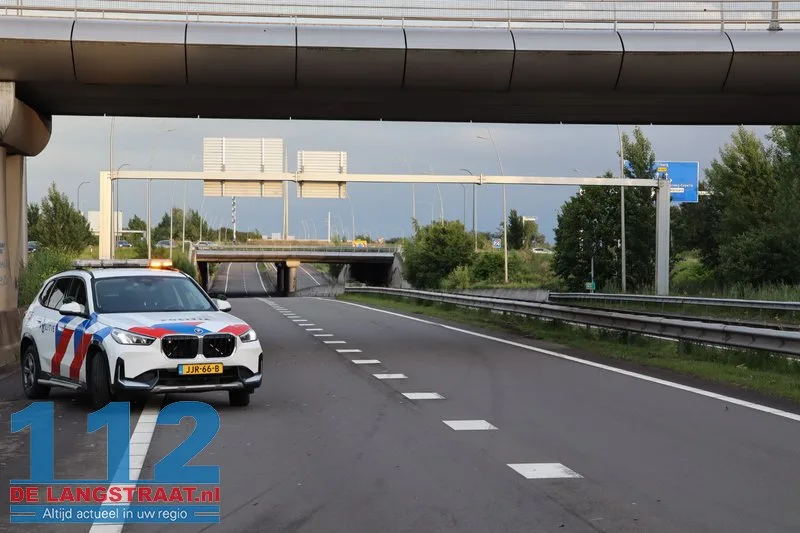 Ravage op N261: Auto op de kop in sloot na zware crash Waalwijk 3 Ravage op N261: Auto op de kop in sloot na zware crash Waalwijk 112 De Langstraat