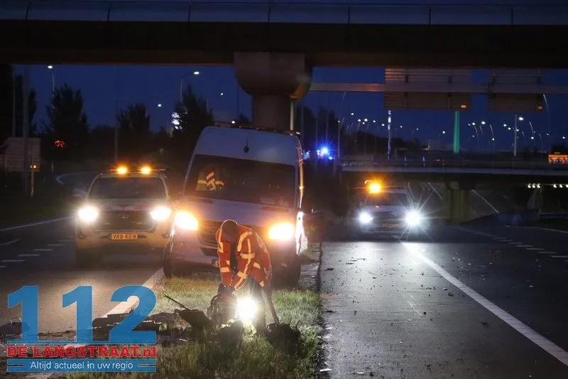 Ravage op N261: Auto op de kop in sloot na zware crash Waalwijk 23 Ravage op N261: Auto op de kop in sloot na zware crash Waalwijk 112 De Langstraat
