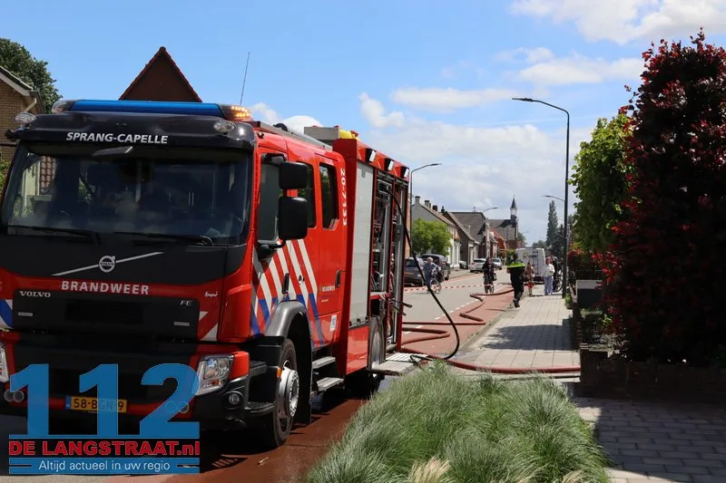 Brand in schuurtje achter woning in Sprang-Capelle, mogelijk asbest vrijgekomen 112 De Langstraat