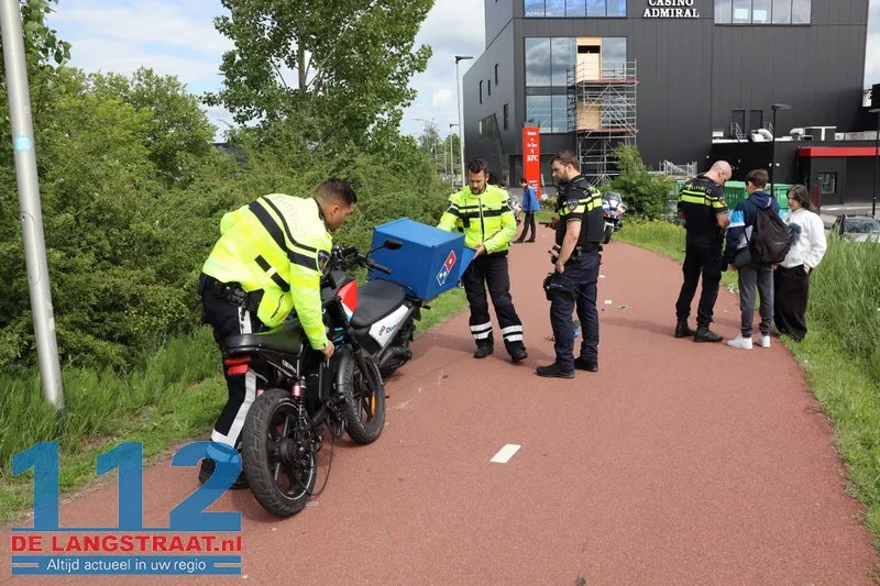 Ernstig ongeval bij fietsbrug Prof. Asserweg: Frontale botsing tussen fatbike en scooter 10 Ernstig ongeval bij fietsbrug Prof. Asserweg: Frontale botsing tussen fatbike en scooter 112 De Langstraat