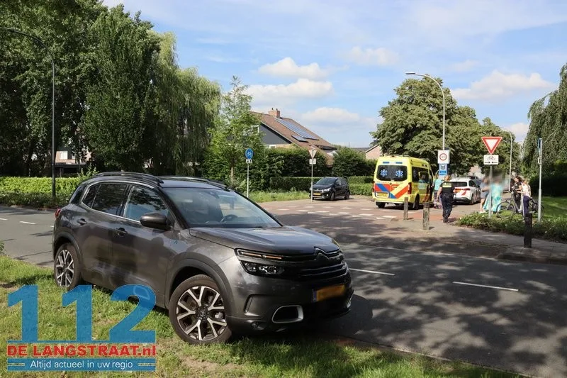 Fietser lichtgewond na aanrijding met auto op Cesar Francklaan Waalwijk 112 De Langstraat
