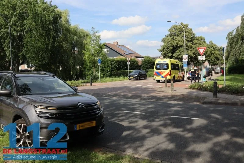 Fietser lichtgewond na aanrijding met auto op Cesar Francklaan Waalwijk 112 De Langstraat