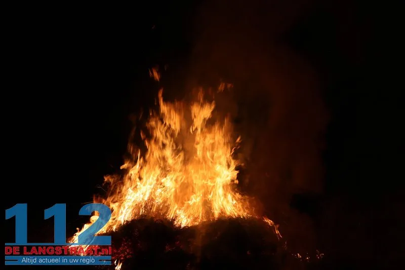 Tientallen meters vers gemaaid gras in brand Sprang-Capelle 112 De Langstraat