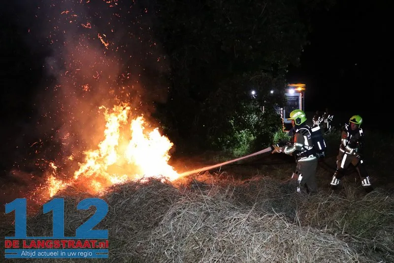 Tientallen meters vers gemaaid gras in brand Sprang-Capelle 112 De Langstraat