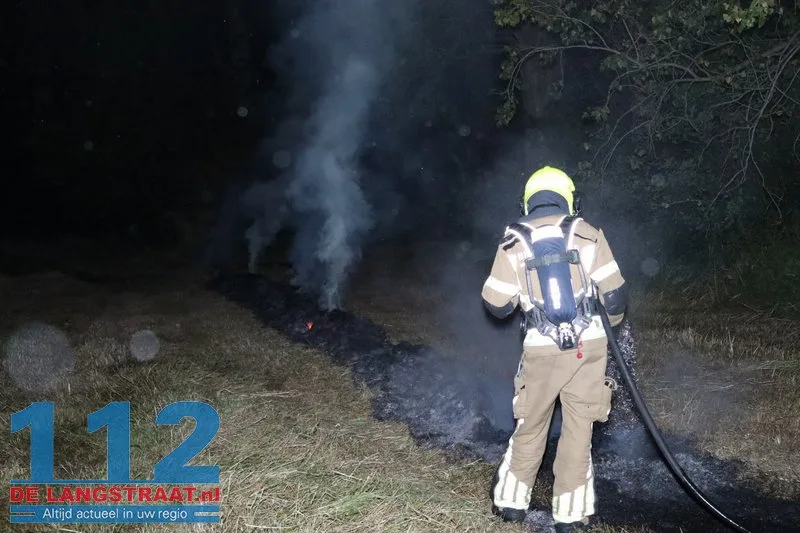 Tientallen meters vers gemaaid gras in brand Sprang-Capelle 112 De Langstraat