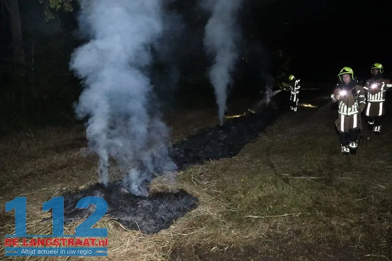 Tientallen meters vers gemaaid gras in brand Sprang-Capelle 112 De Langstraat