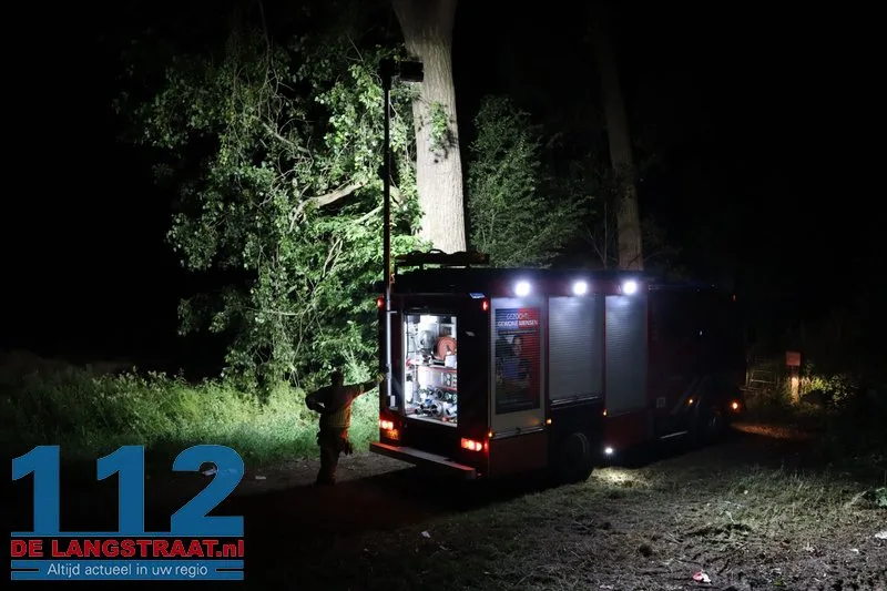 Tientallen meters vers gemaaid gras in brand Sprang-Capelle 112 De Langstraat
